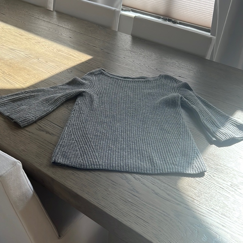 Lord & Taylor grey sweater great condition size xs